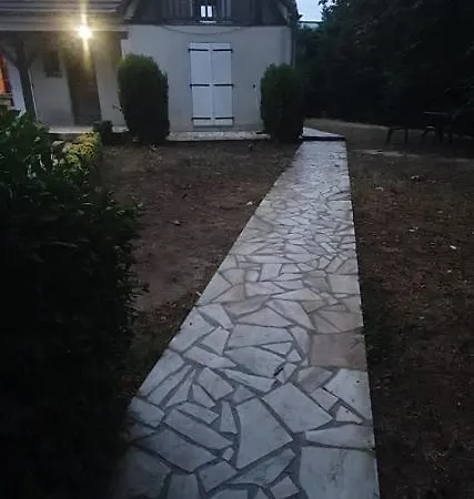 Lola Bed and Breakfast Montataire